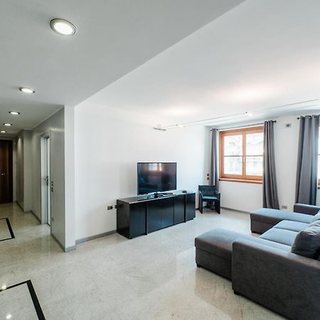 P&P Luxury Apartment 베르가모 외부 사진